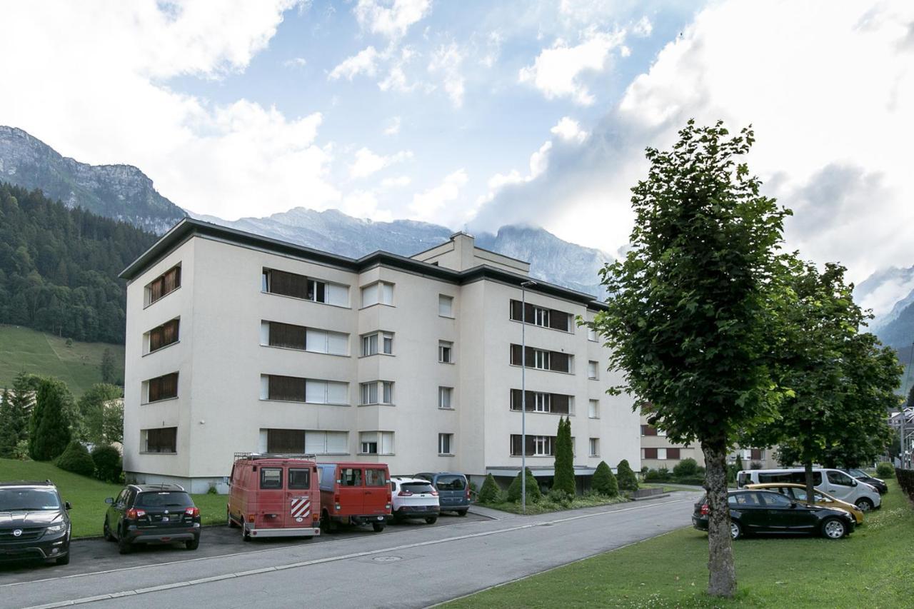 Spirit Apartments - Studio 1 - Kueche - Parkplatz Engelberg Bagian luar foto